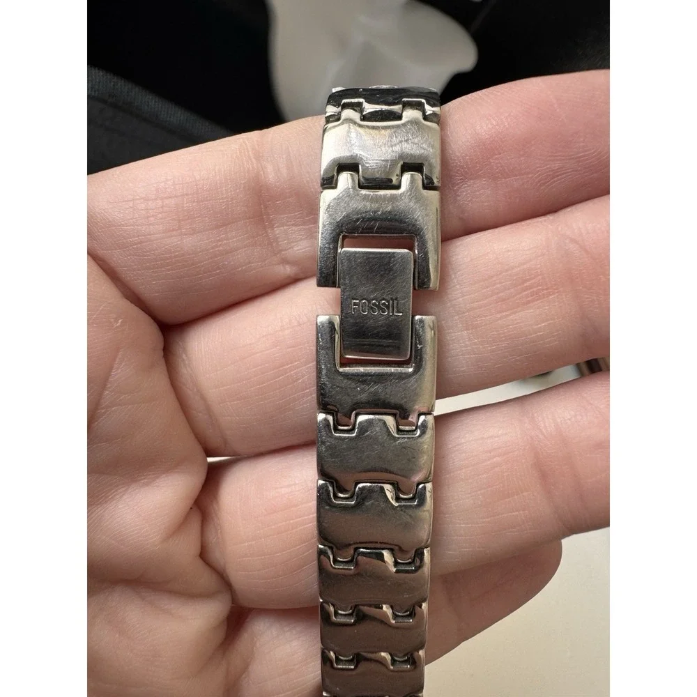 Vintage Women's Fossil Steel Watch Silver Tone White Dial Quartz Working